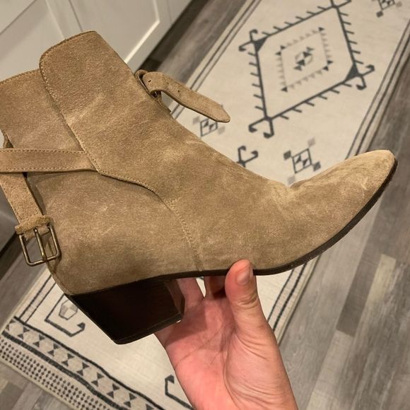 SAINT LAURENT West Jodhpur
Suede ankle Boots in Dark Sand size 38 boho Luxury - Picture 7 of 12